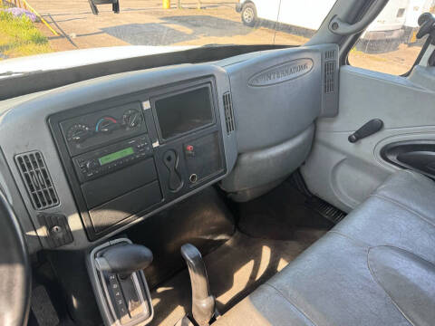 2003 International DuraStar 4300