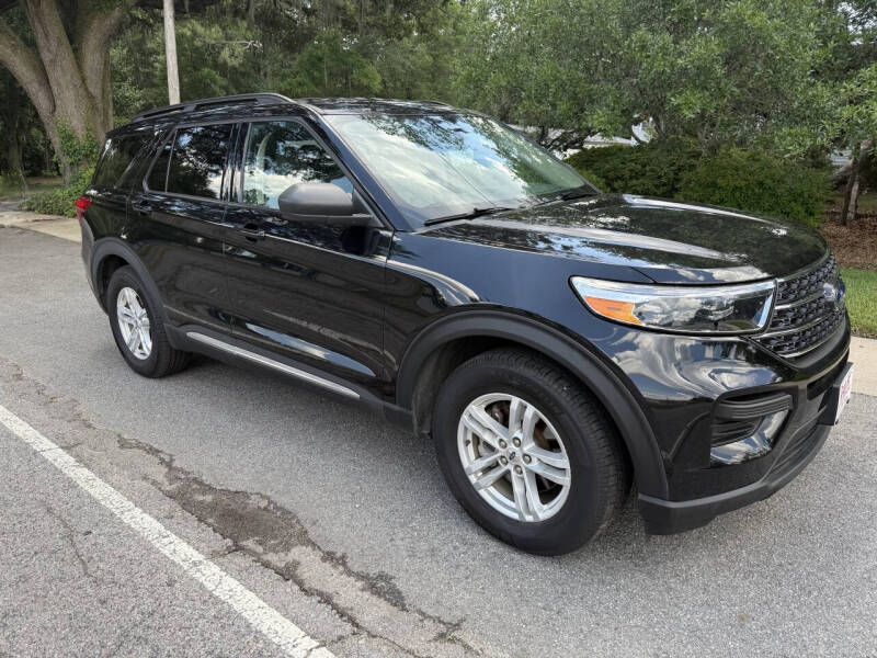 2023 Ford Explorer XLT's photo
