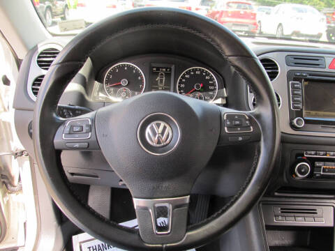 2011 Volkswagen Tiguan SEL 4Motion