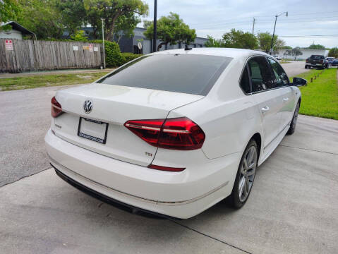 2017 Volkswagen Passat 1.8T R-Line