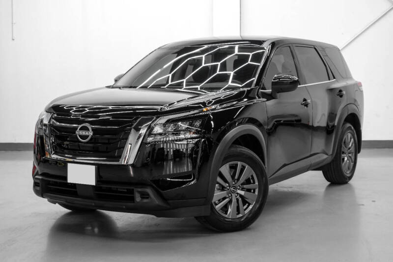 2025 Nissan Pathfinder S