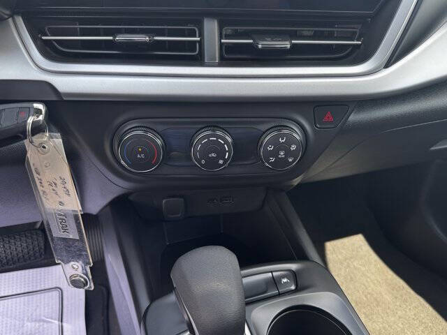 2025 Chevrolet Trax LS