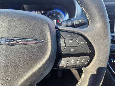 2024 Chrysler Pacifica Touring