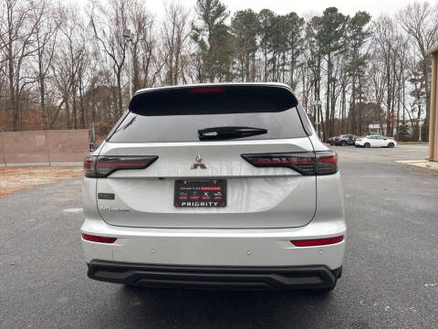 2026 Mitsubishi Outlander ES