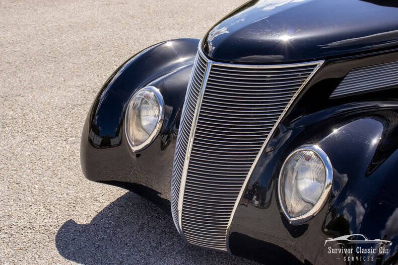 1937 Ford Cabriolet