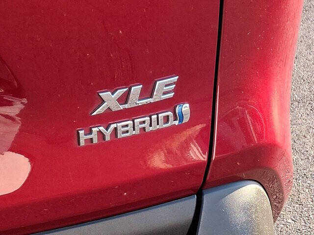 2021 Toyota RAV4 Hybrid XLE