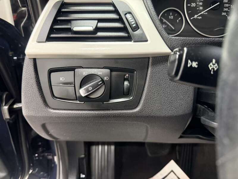 2017 BMW 3 Series 320i