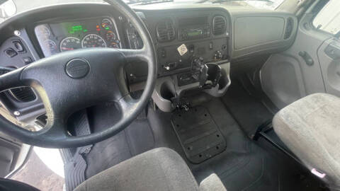 2013 Freightliner Business class M2