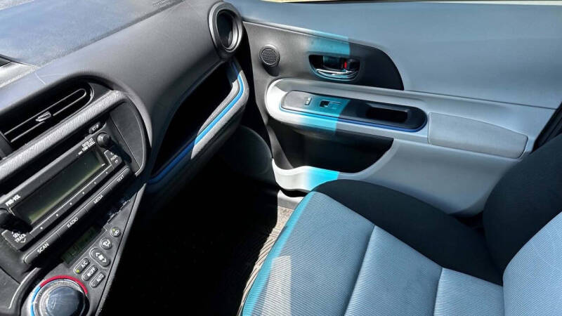 2013 Toyota Prius c Two