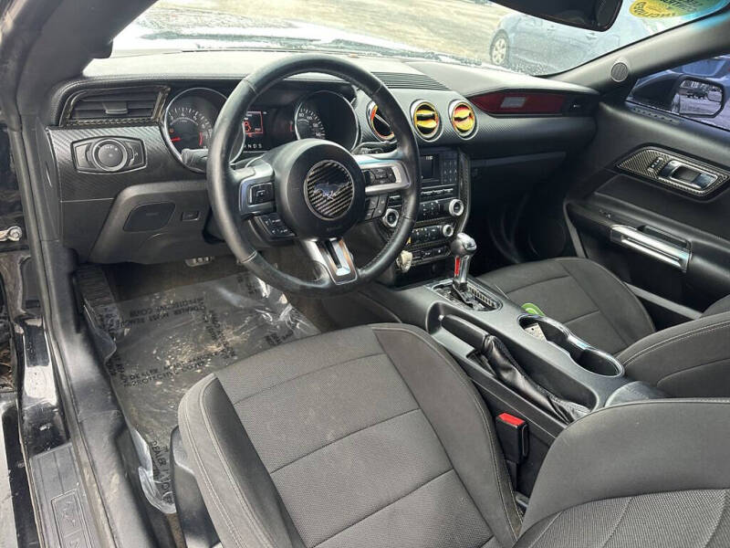 2016 Ford Mustang V6