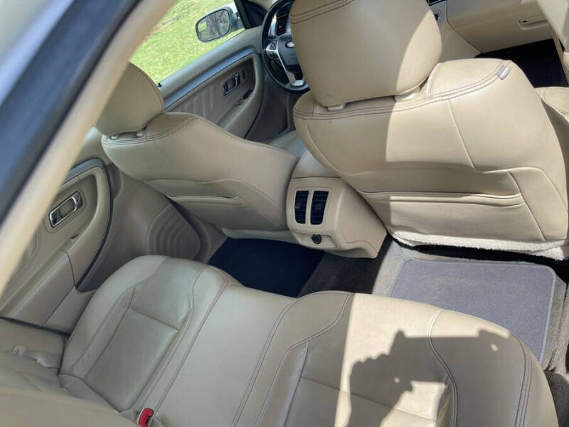 2014 Ford Taurus SEL