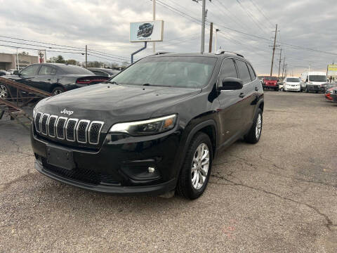 2019 Jeep Cherokee for sale at ROADSTAR MOTORS in Liberty Township OH
