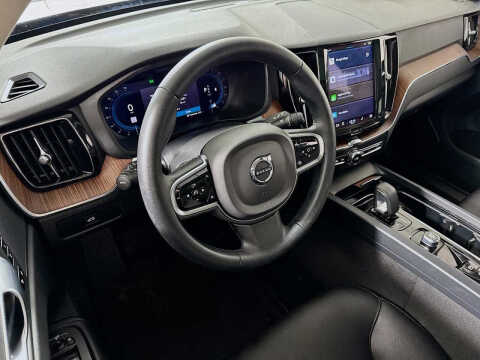 2023 Volvo XC60 B5 Plus Bright Theme