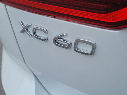 2026 Volvo XC60 T8 Core
