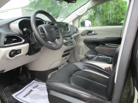 2023 Chrysler Pacifica Touring L