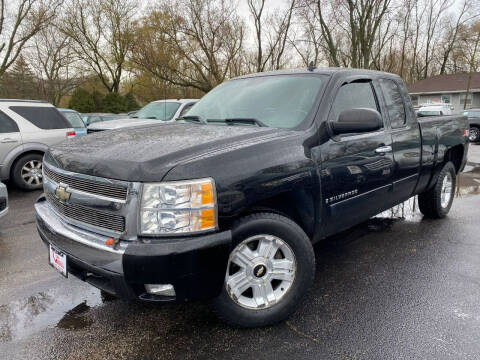2007 Chevrolet Silverado 1500 for sale at Car Castle in Zion IL