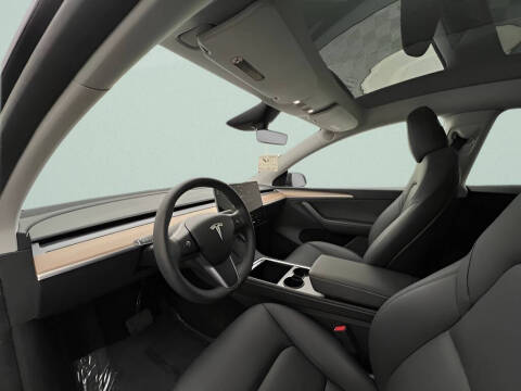 2025 Tesla Model Y Long Range