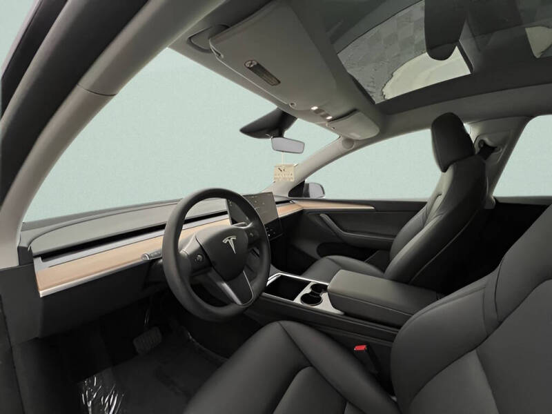 2025 Tesla Model Y Long Range