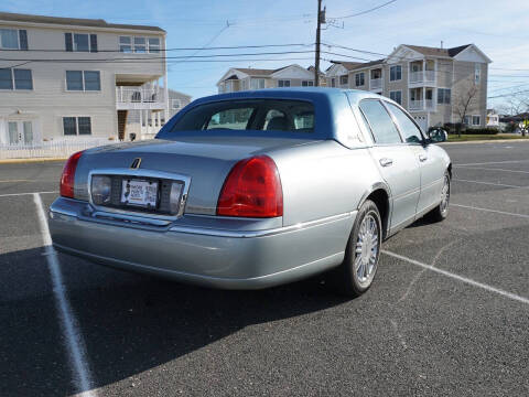 2006 Lincoln Town Car Signature