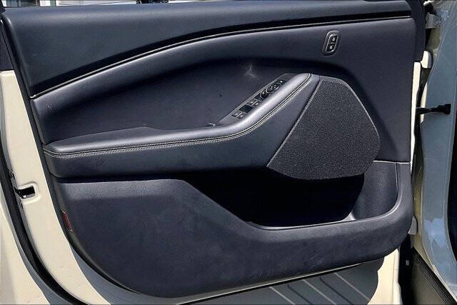 2025 Ford Mustang Mach-E Select