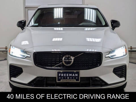 2023 Volvo S60 Recharge T8 Core Dark Theme