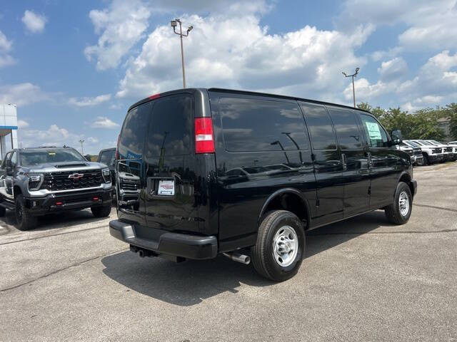 2025 Chevrolet Express 2500