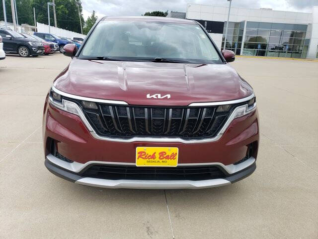 Used 2023 Kia Carnival LX Seat Pkg with VIN KNDNB4H3XP6229041 for sale in Kansas City