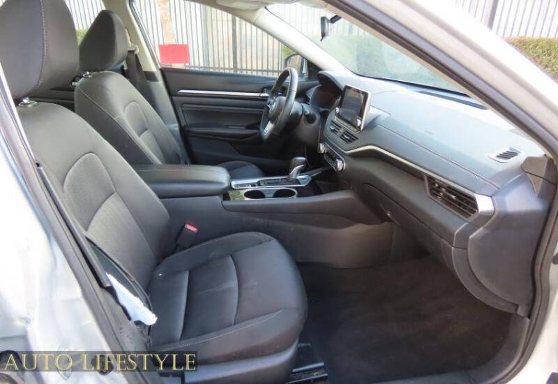 2021 Nissan Altima 2.5 SV