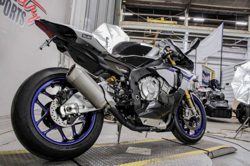 2015 Yamaha YZF-R1M