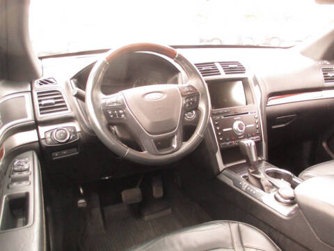 2017 Ford Explorer Platinum