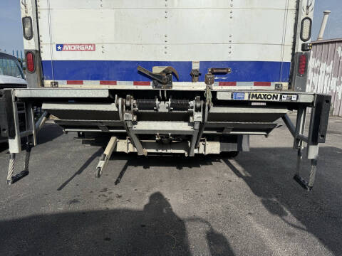 2017 Freightliner M2 106