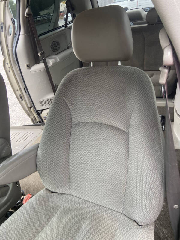 2005 Dodge Grand Caravan SE