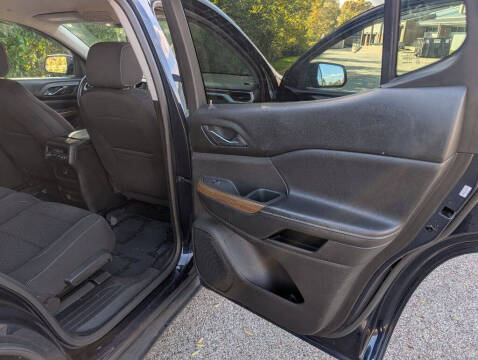 2017 GMC Acadia SLE-2