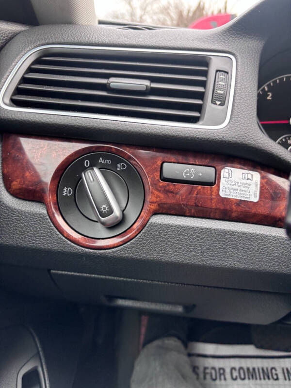 2013 Volkswagen Passat TDI SEL Premium