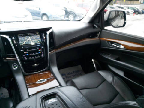 2017 Cadillac Escalade Luxury