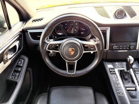 2017 Porsche Macan