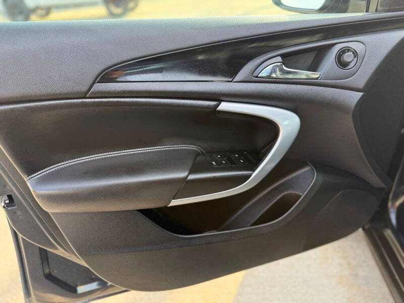 2012 Buick Regal Premium 1