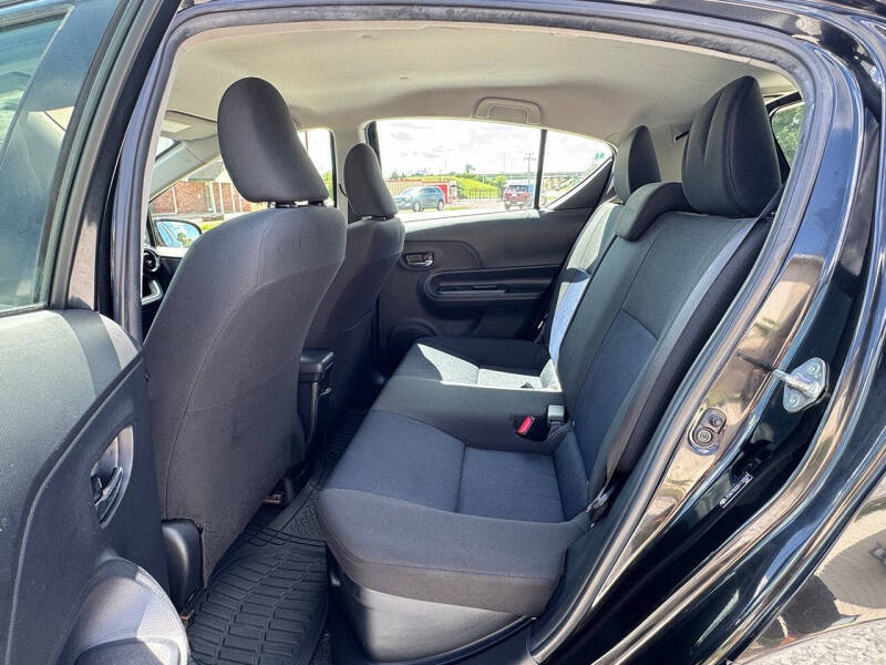 2016 Toyota Prius c Two