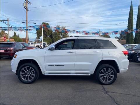2017 Jeep Grand Cherokee for sale at Dealers Choice Inc in Farmersville CA