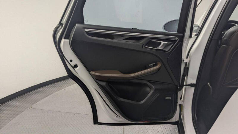 2015 Porsche Macan S