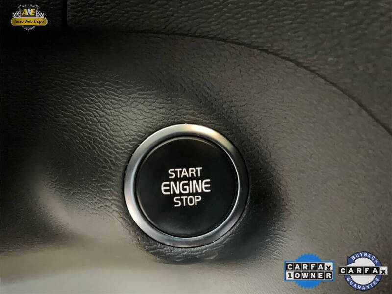 2024 Volvo XC40 B5 Plus Dark Theme