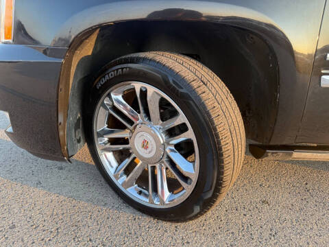 2013 Cadillac Escalade Platinum Edition