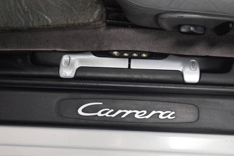 2000 Porsche 911 Carrera