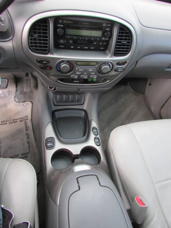 2006 Toyota Sequoia Limited photo 31