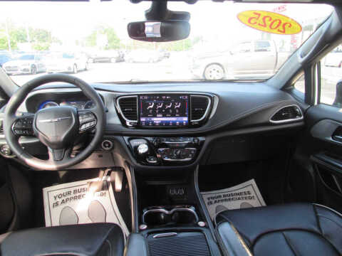 2025 Chrysler Pacifica Limited