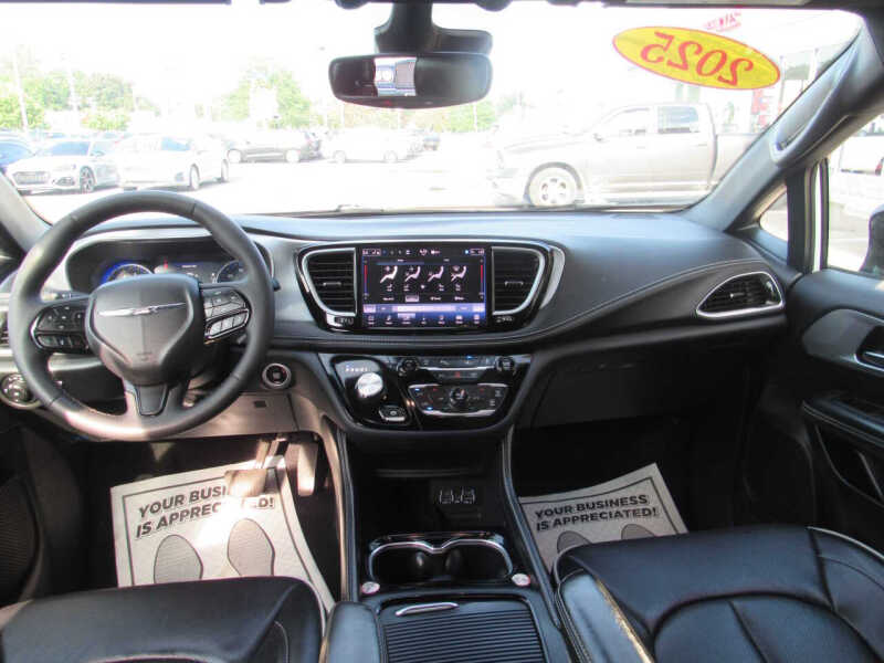 2025 Chrysler Pacifica Limited