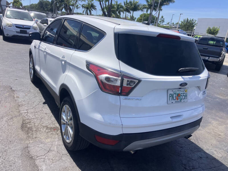 2017 Ford Escape SE