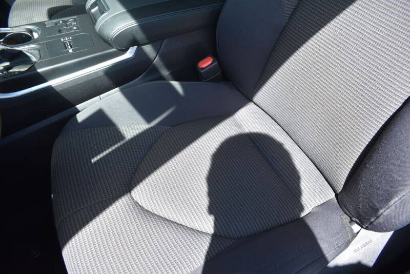 2025 Toyota Highlander LE