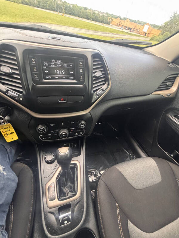 Used 2016 Jeep Cherokee Sport with VIN 1C4PJMAB9GW219131 for sale in Kansas City