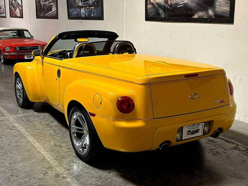 2004 Chevrolet SSR LS